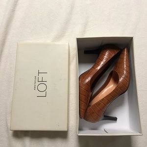 Ann Taylor Loft 3 Inch Croc Embossed Leather Heels
